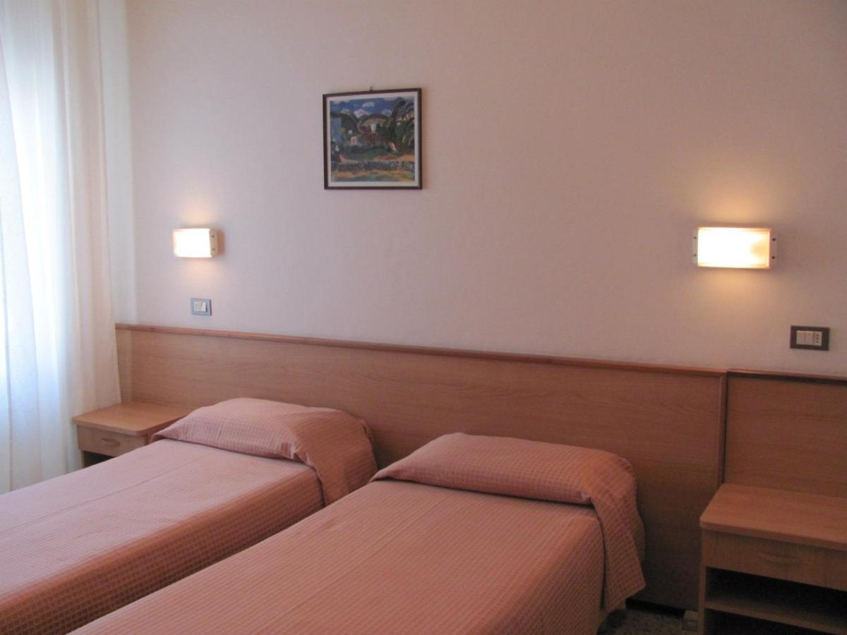 Albergo Moretti Сенигаллия Номер фото