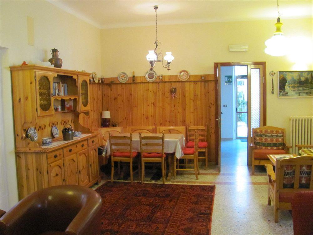 Albergo Moretti Сенигаллия Экстерьер фото